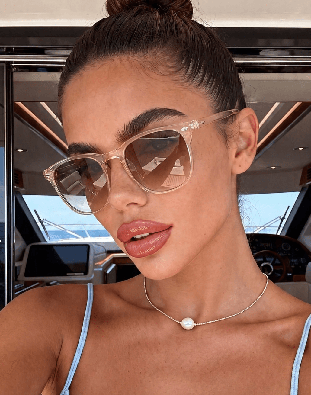 Women's Square Frame Champagne Y2K Summer Sunglasses in Clear & Brown